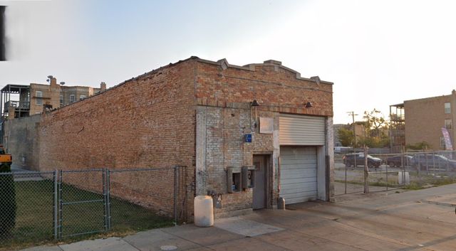 3006 W Roosevelt Road, Chicago, IL 60612