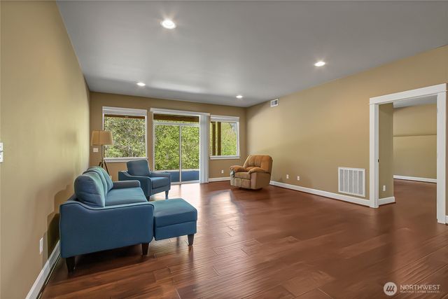 9440 Piperhill Drive SE, Olympia, WA 98513