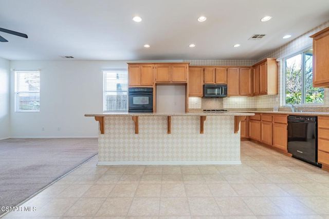 2024 Las Estrellas Court, Camarillo, CA 93012