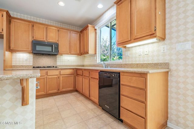 2024 Las Estrellas Court, Camarillo, CA 93012