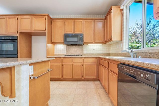 2024 Las Estrellas Court, Camarillo, CA 93012