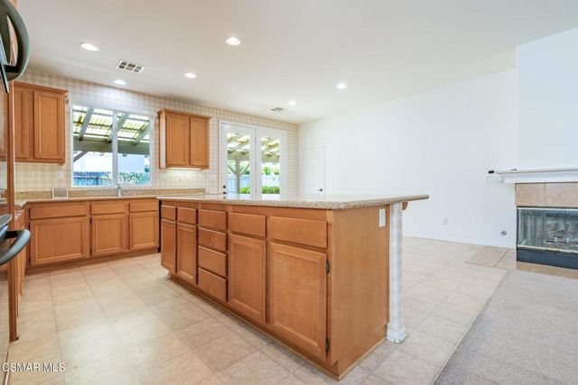 2024 Las Estrellas Court, Camarillo, CA 93012