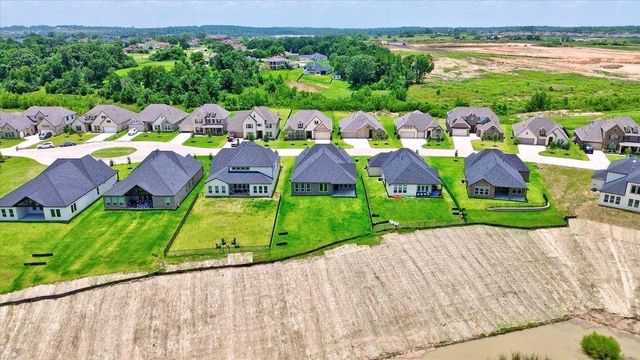 157 Peninsula Point Drive, Montgomery, TX 77356