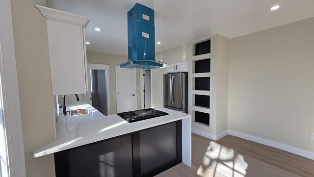 62 Wolcott 2, Malden, MA 02148