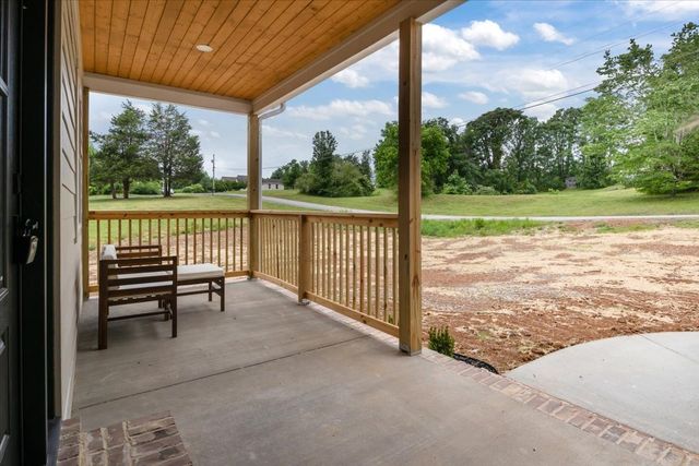 9046 Carolyn Way, Bon Aqua, TN 37025