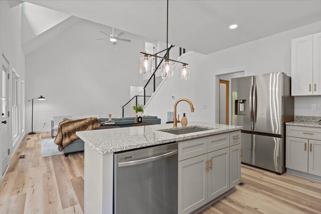 9046 Carolyn Way, Bon Aqua, TN 37025