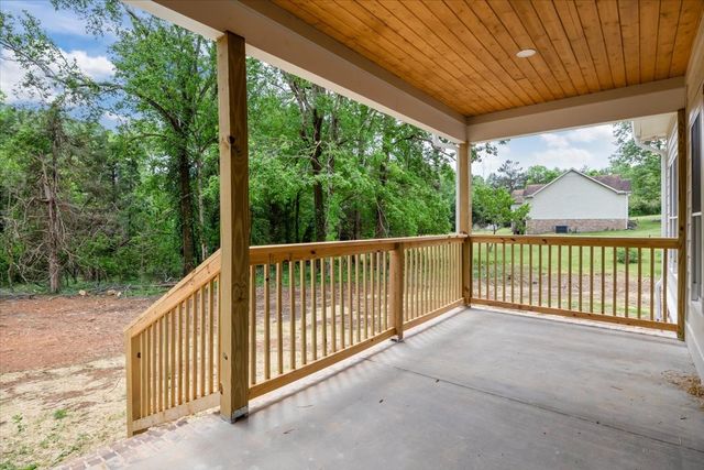 9046 Carolyn Way, Bon Aqua, TN 37025