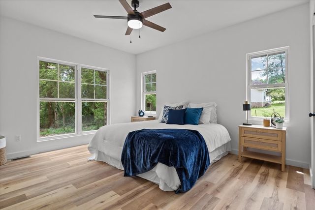 9046 Carolyn Way, Bon Aqua, TN 37025
