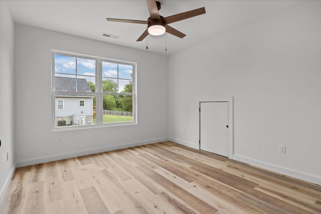 9046 Carolyn Way, Bon Aqua, TN 37025