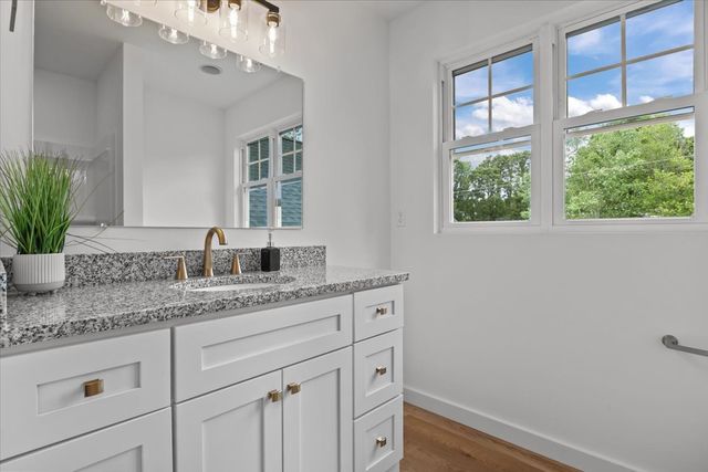 9046 Carolyn Way, Bon Aqua, TN 37025