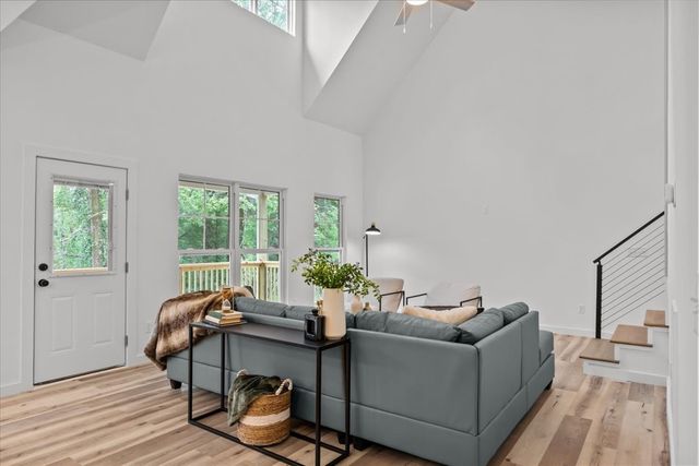 9046 Carolyn Way, Bon Aqua, TN 37025