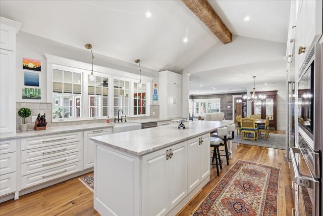 426 E Texas Street, Grapevine, TX 76051