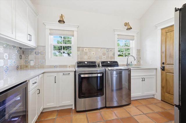 426 E Texas Street, Grapevine, TX 76051