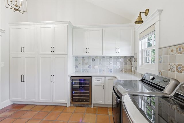 426 E Texas Street, Grapevine, TX 76051