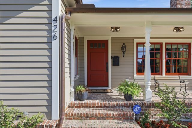 426 E Texas Street, Grapevine, TX 76051