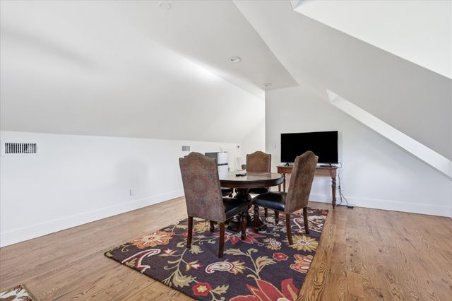 426 E Texas Street, Grapevine, TX 76051