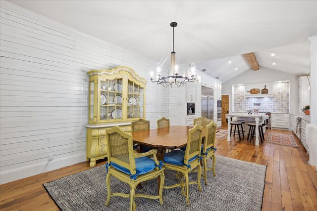 426 E Texas Street, Grapevine, TX 76051