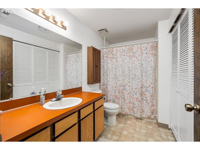 5706 Ne 38TH St, Vancouver, WA 98661
