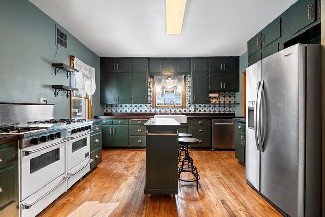 1717 CHURCH STREET, Marinette, WI 54143