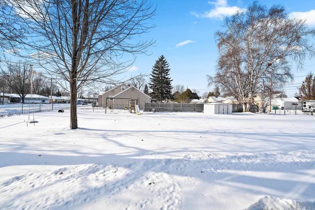 1717 CHURCH STREET, Marinette, WI 54143