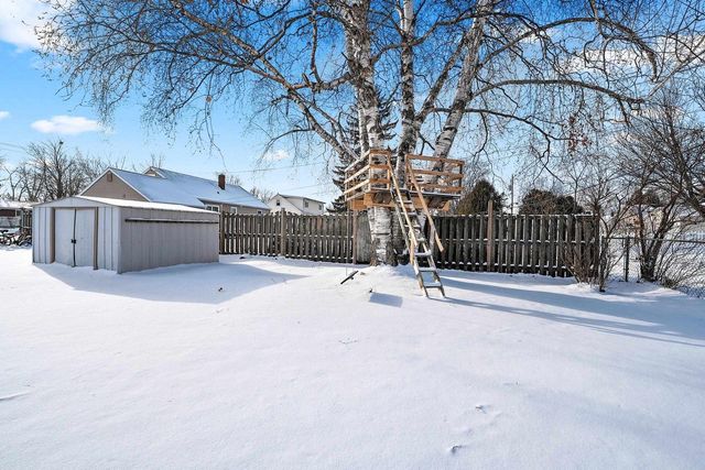 1717 CHURCH STREET, Marinette, WI 54143