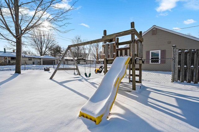 1717 CHURCH STREET, Marinette, WI 54143