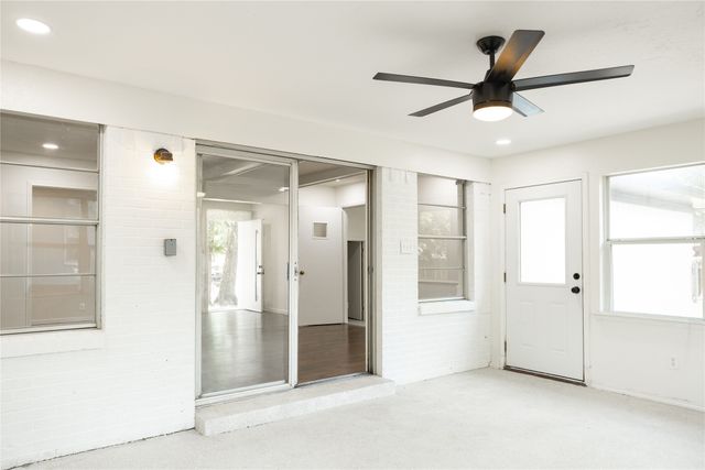 805 Lynn Court, Ennis, TX 75119