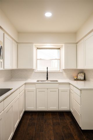 805 Lynn Court, Ennis, TX 75119