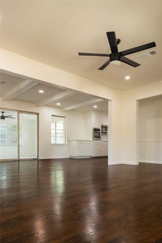 805 Lynn Court, Ennis, TX 75119