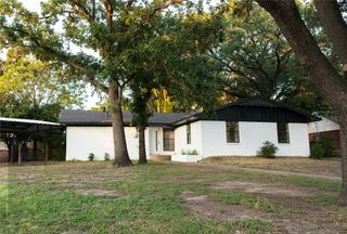 805 Lynn Court, Ennis, TX 75119
