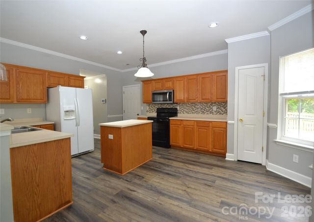 5842 Shining Oak Lane, Charlotte, NC 28269