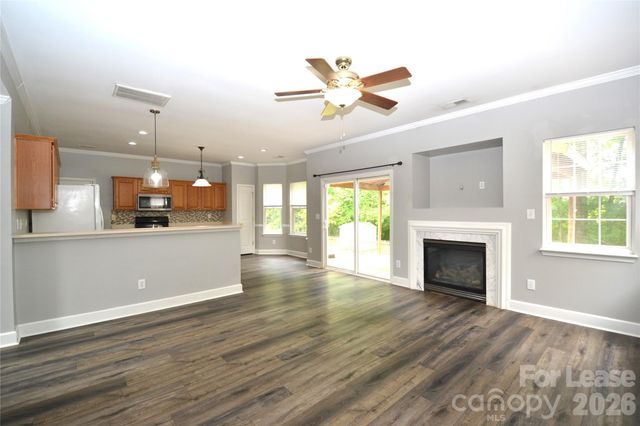 5842 Shining Oak Lane, Charlotte, NC 28269