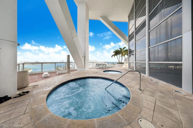 888 Biscayne Boulevard 3702, Miami, FL 33132