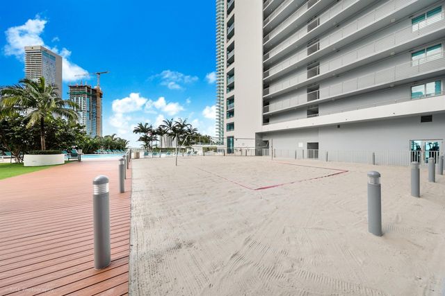 888 Biscayne Boulevard 3702, Miami, FL 33132