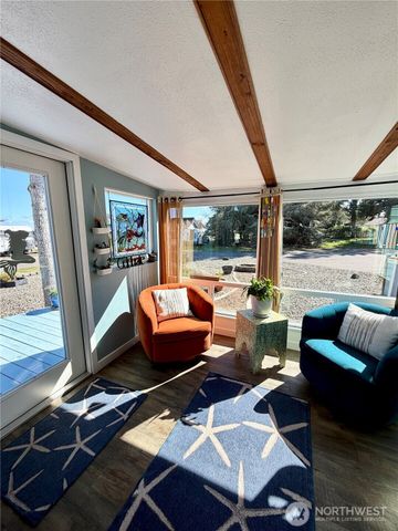 331 Harbor View Loop SE, Ocean Shores, WA 98569