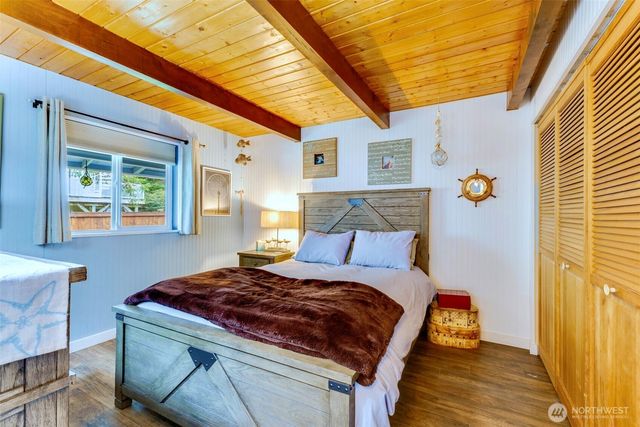 331 Harbor View Loop SE, Ocean Shores, WA 98569