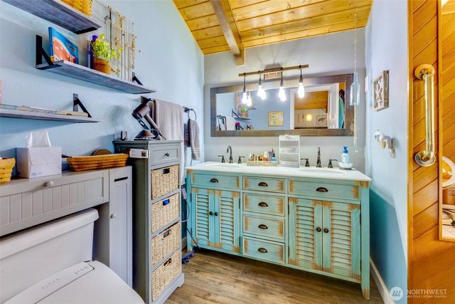 331 Harbor View Loop SE, Ocean Shores, WA 98569