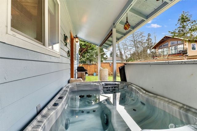 331 Harbor View Loop SE, Ocean Shores, WA 98569