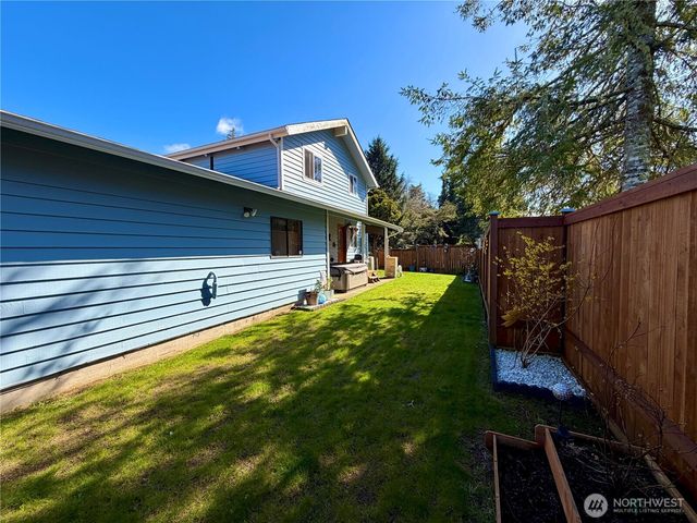 331 Harbor View Loop SE, Ocean Shores, WA 98569