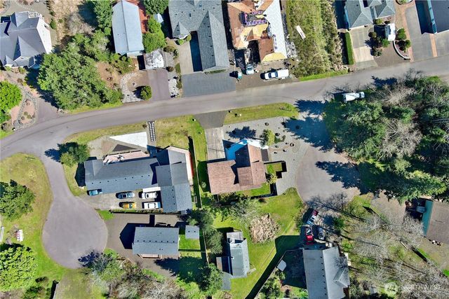 331 Harbor View Loop SE, Ocean Shores, WA 98569