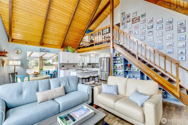 331 Harbor View Loop SE, Ocean Shores, WA 98569