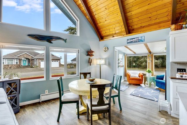 331 Harbor View Loop SE, Ocean Shores, WA 98569