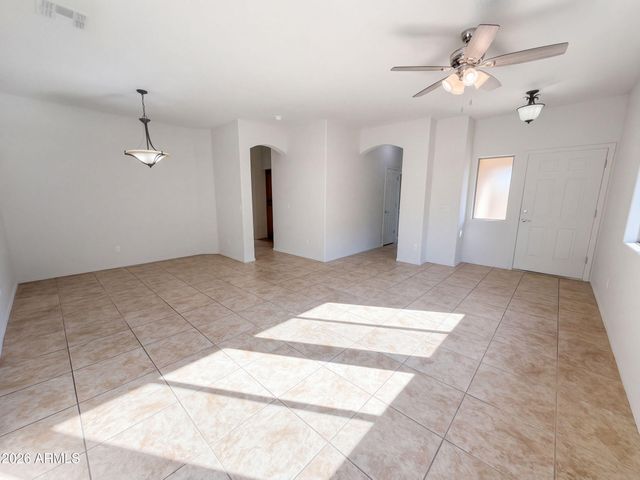25852 W LYNNE Lane, Buckeye, AZ 85326