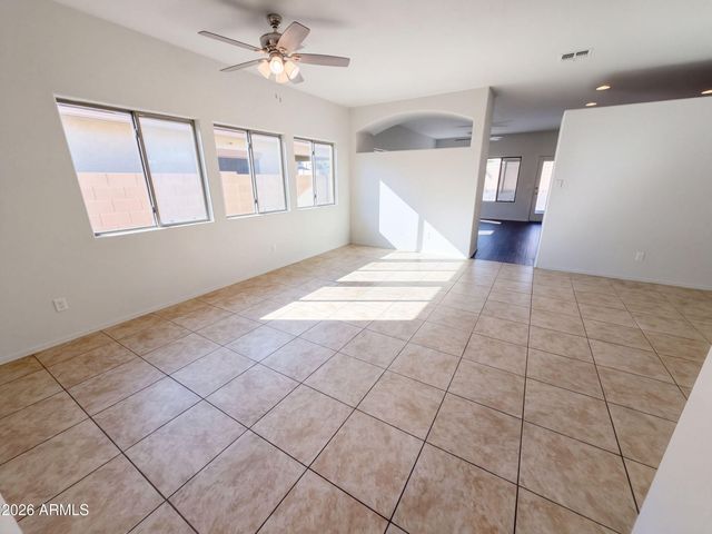 25852 W LYNNE Lane, Buckeye, AZ 85326