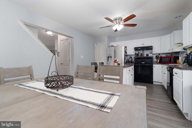 182 OLD SCHOOLHOUSE LANE, Mechanicsburg, PA 17055