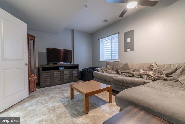 182 OLD SCHOOLHOUSE LANE, Mechanicsburg, PA 17055