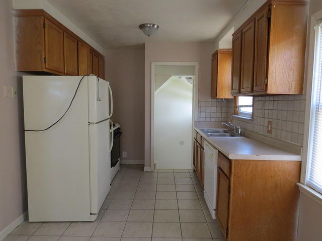 22021 Gascony Avenue, Eastpointe City, MI 48021