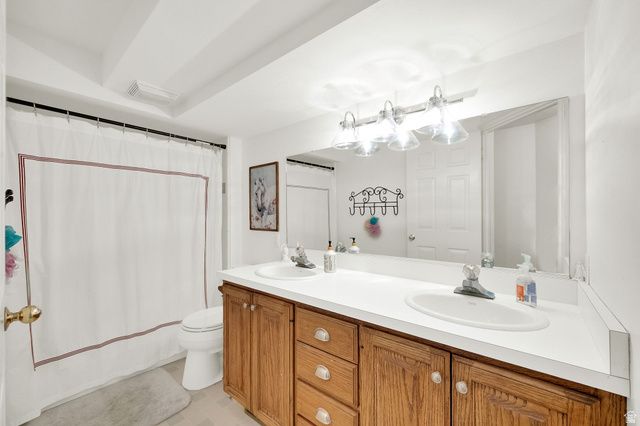 134 W JENNINGS LN, Centerville, UT 84014
