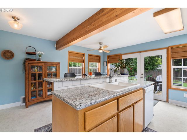 705 Nw 41ST St, Vancouver, WA 98660