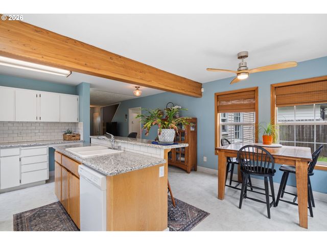 705 Nw 41ST St, Vancouver, WA 98660